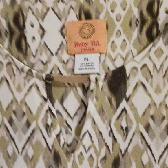 Ruby Rd. Top - Picture 2 of 4